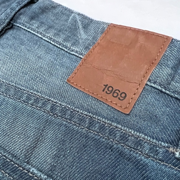 Gap 1969 Standard Straight Leg Distressed Medium Wash Jeans 36"x34" - Picture 3 of 5